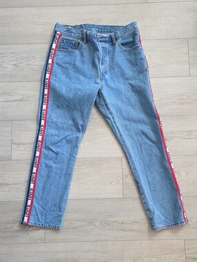 Levi's Light Blue 501 Jeans - 32 x 28 - with Red Logo Side Tape